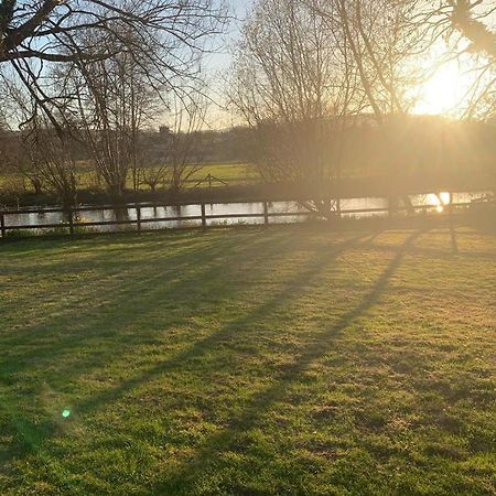 The Swan Inn Salisbury Wilton  Bagian luar foto